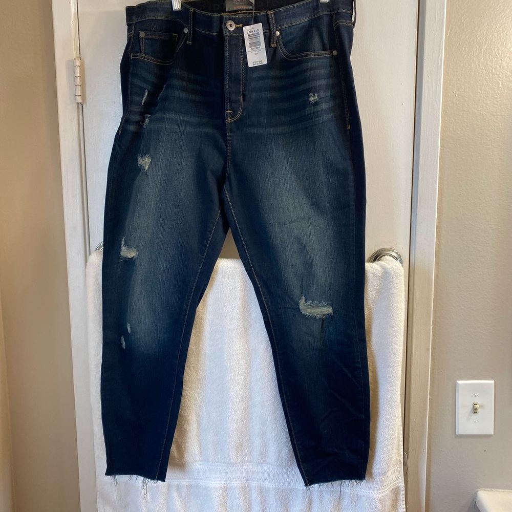 NWT Torrid sky high skinny Jean. DARK BLUE